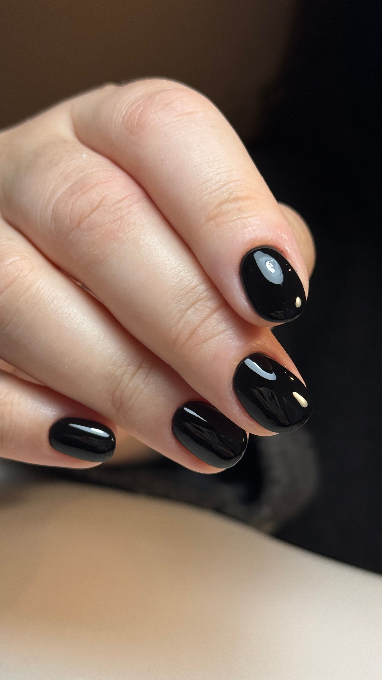 Glanzend zwarte nagels